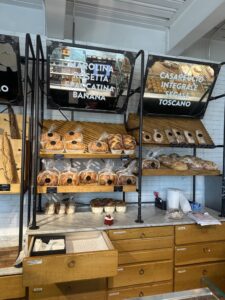 Artisan is a bakery and a coffee shop. Here you can see the bakery incl. fresh bread