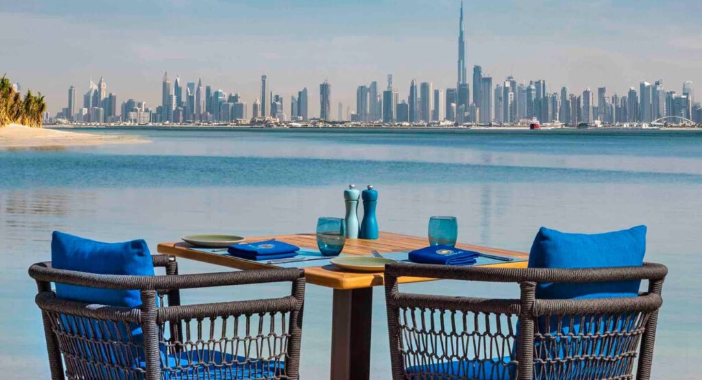 Sicht auf Dubai vom Anantara The World Hotel in Dubai vom Restaurant